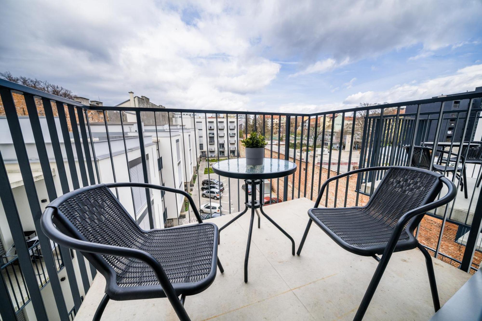 Street Apartments Brno Center מראה חיצוני תמונה